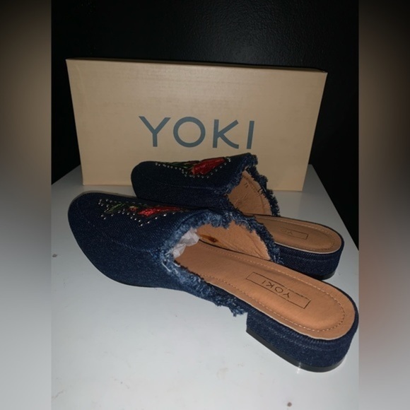 NWT And in box Yoki denim mule flats with rosé embroidery size 7.5 - Picture 4 of 7